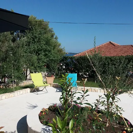 Big Blue, Apartamento Tisno