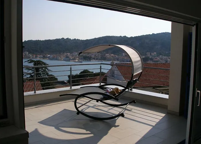 Big Blue, Apartment Tisno