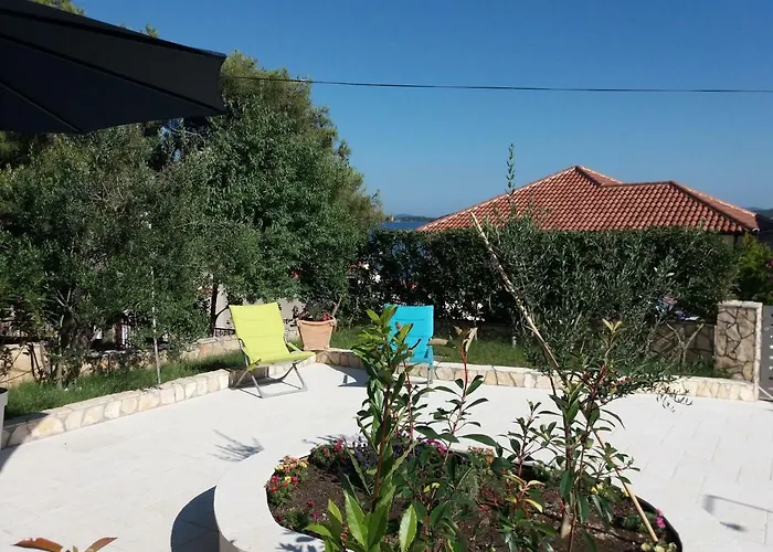 Big Blue, Appartement Tisno